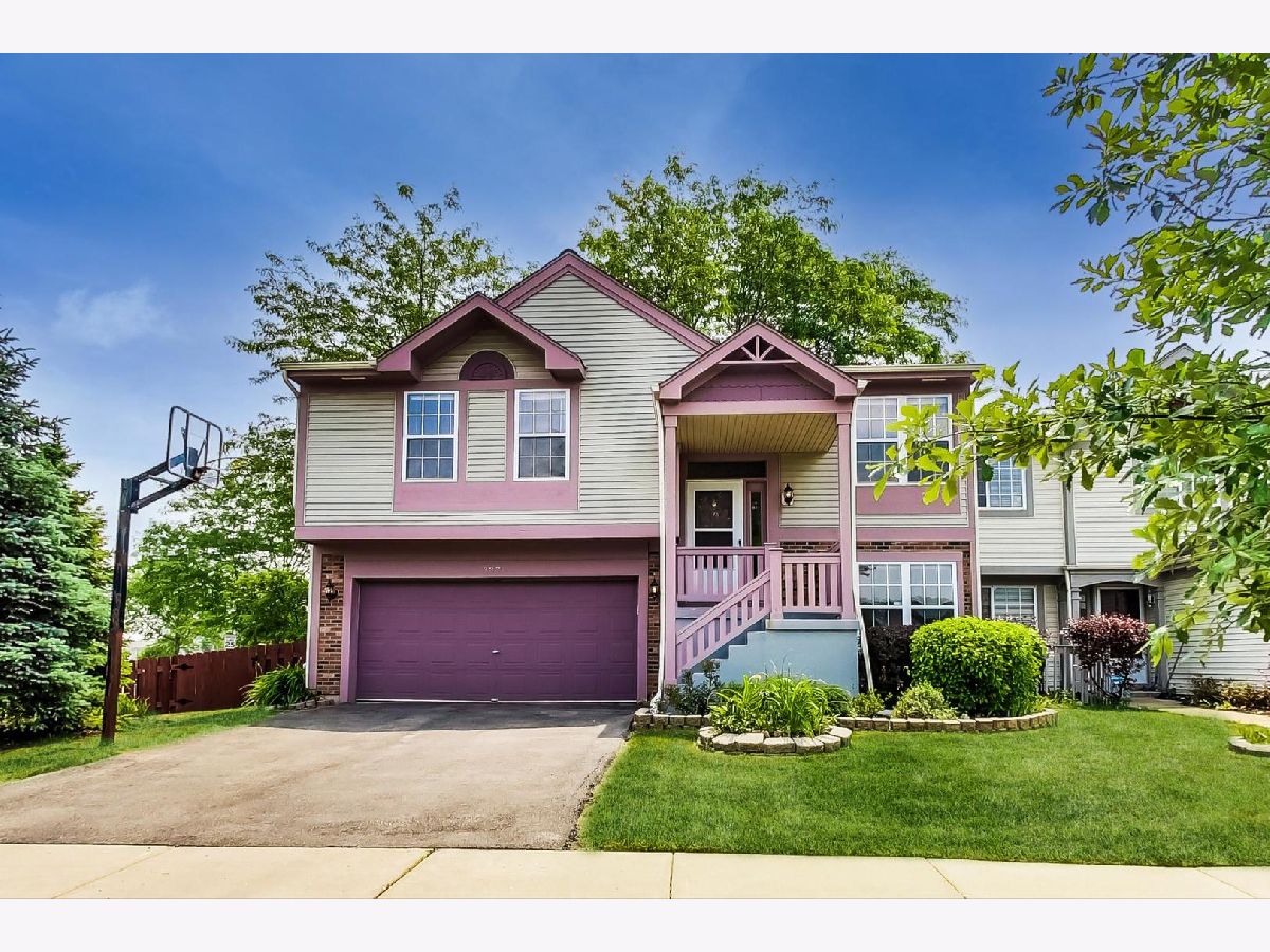 Condos & Townhomes & Homes Sold Fox Chase Round Lake Beach Illinois, 2379 Scott