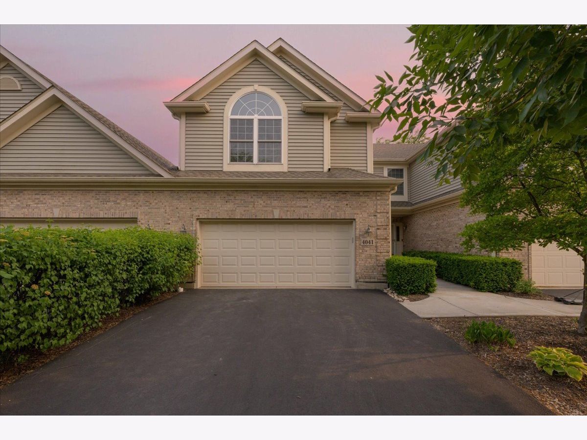 Townhomes Sold Boulder Ridge West Villa Lake In The Hills Illinois, 4041 Willow View