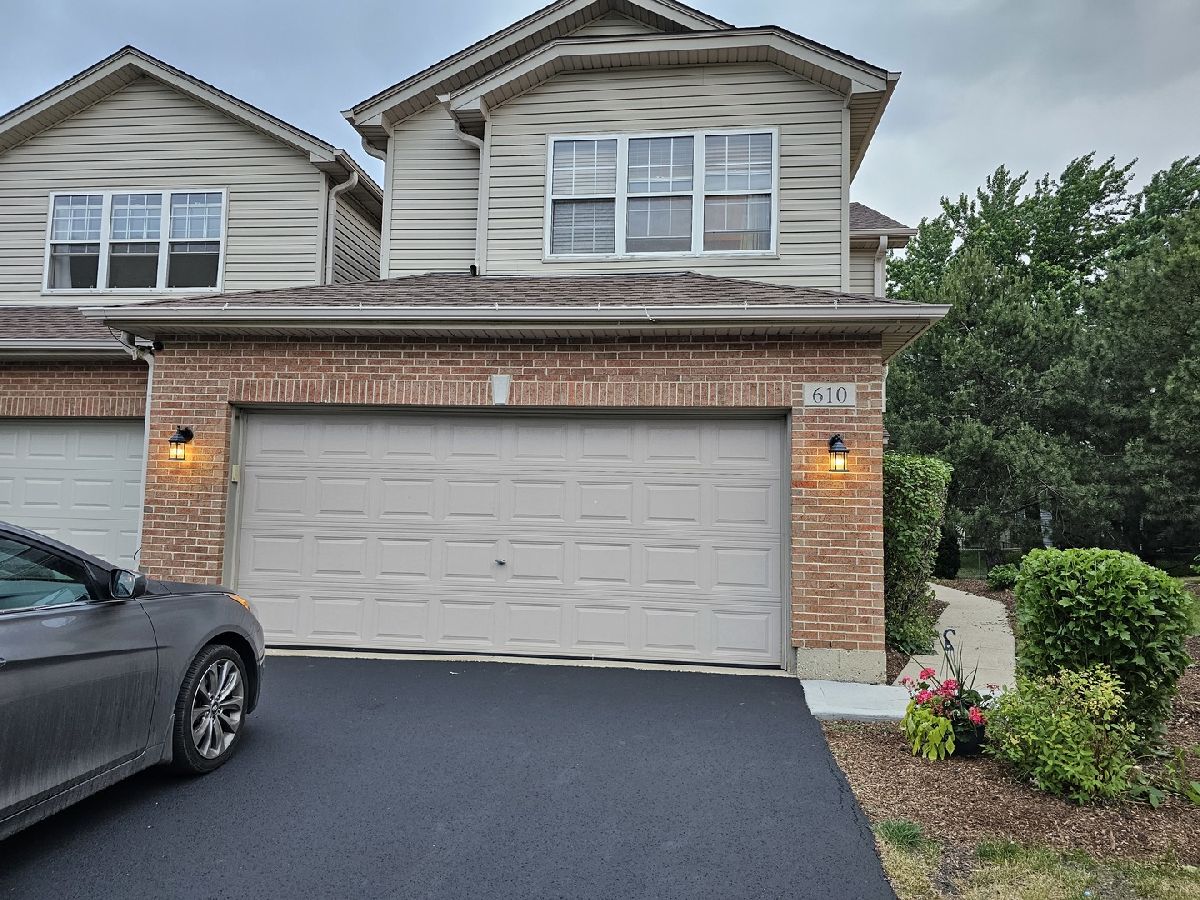 Condos & Townhomes Rented Garden Pointe Roselle Illinois, 610 Daisy