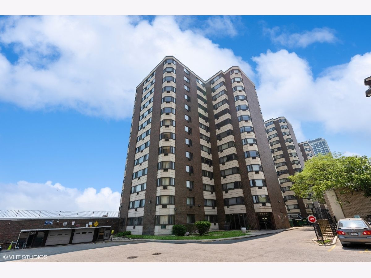 Condominiums Sold Lake Terrace Condominiums Chicago Illinois, 7337 South Shore