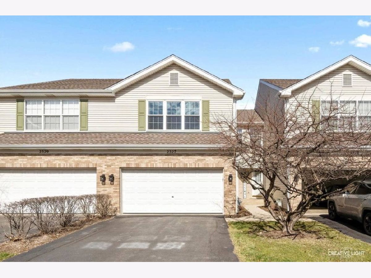 Townhomes & Condos Rented Park Avenue Aurora Illinois, 2327 Stoughton