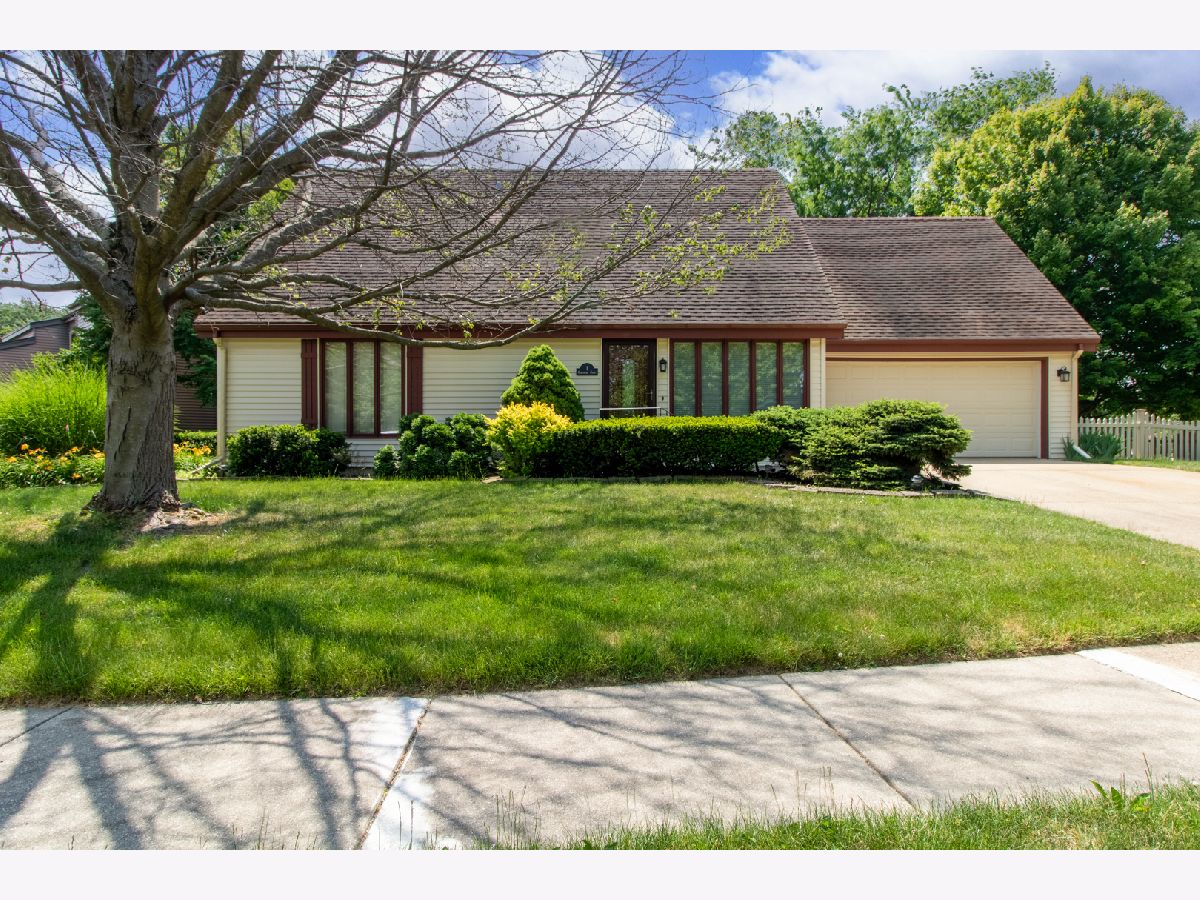 Homes & Condos & Townhomes Sold Rollingbrook Bloomington Illinois, 1 Chatsford