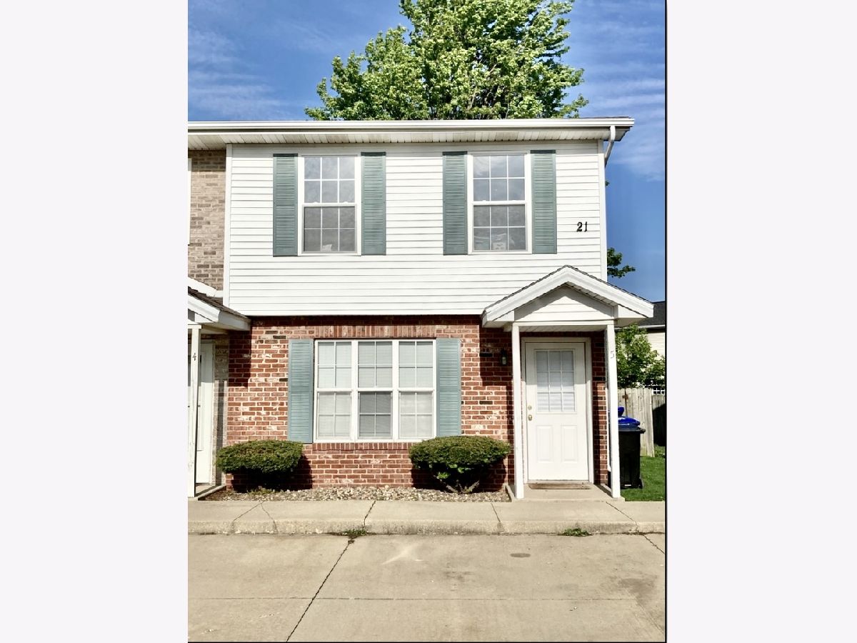 Condos & Townhomes & Homes Sold Prairieview Estates Bloomington Illinois, 21 Fetzer