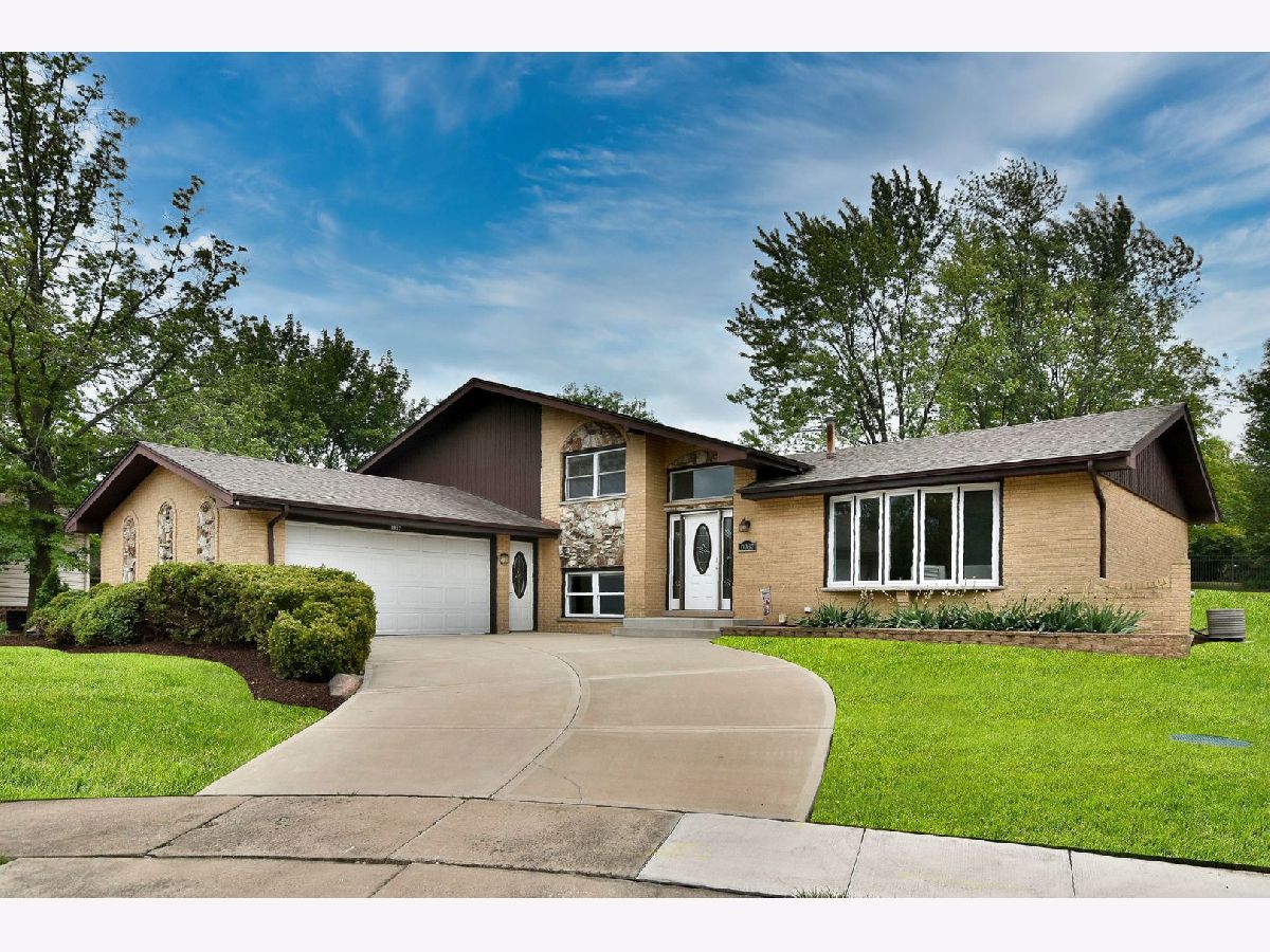 Homes Sold Silver Lake West Orland Park Illinois, 8937 Biloba