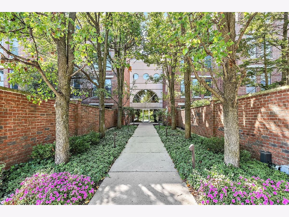 Condominiums Sold Hedge Row Winnetka Illinois, 380 Green Bay