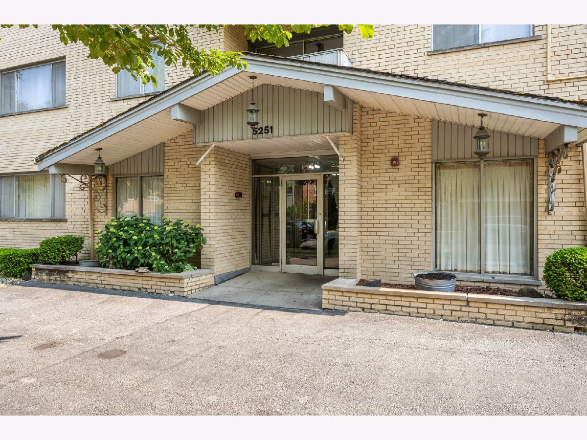 Condominiums Sold The Suburbanite Skokie Illinois, 5251 Galitz