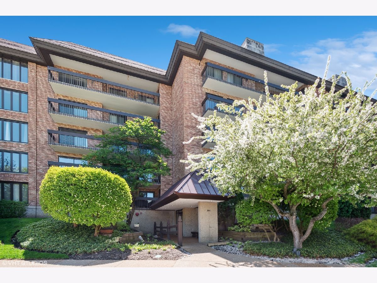 Mission Hills Northbrook IL, Condos & Townhomes & Homes For Sale & For