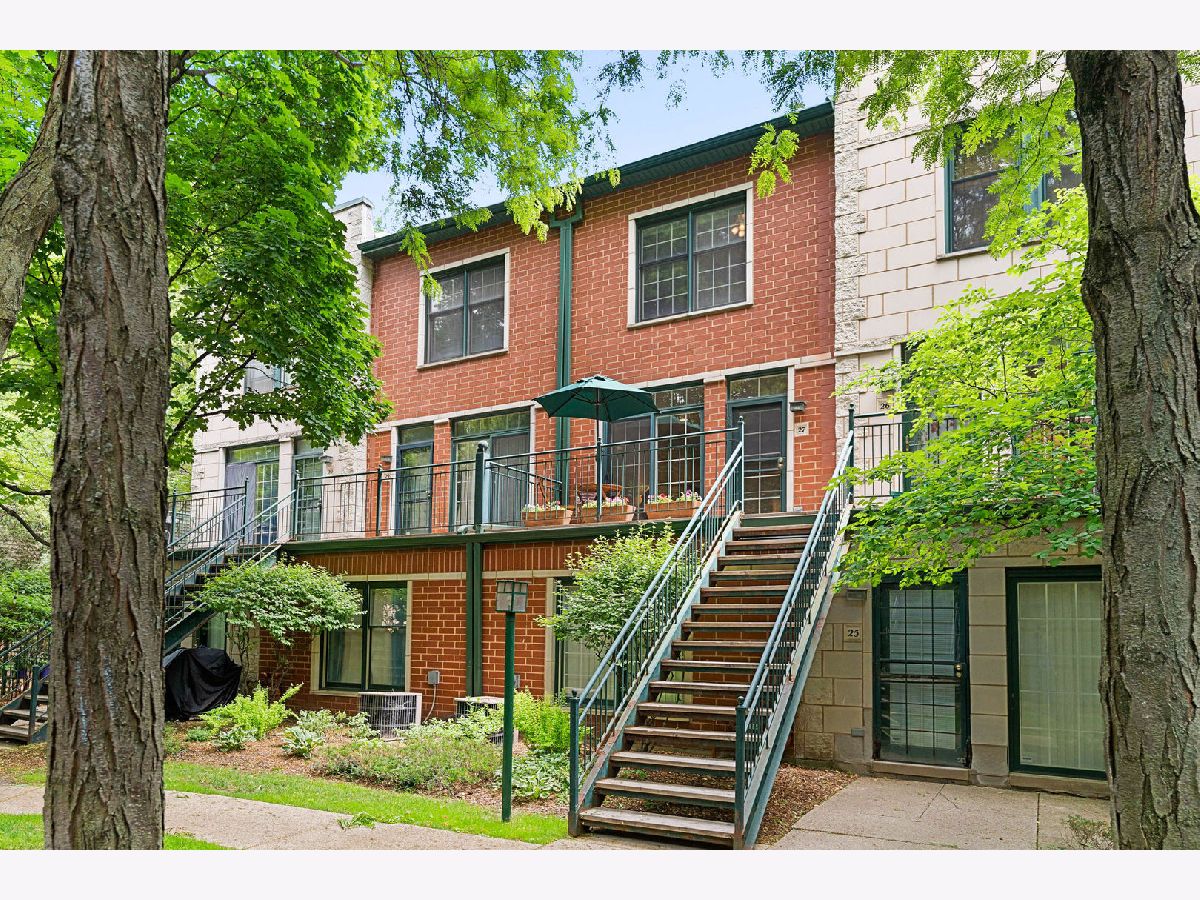 Townhomes & Condos Sold Dearborn Village Chicago Illinois, 1812 State