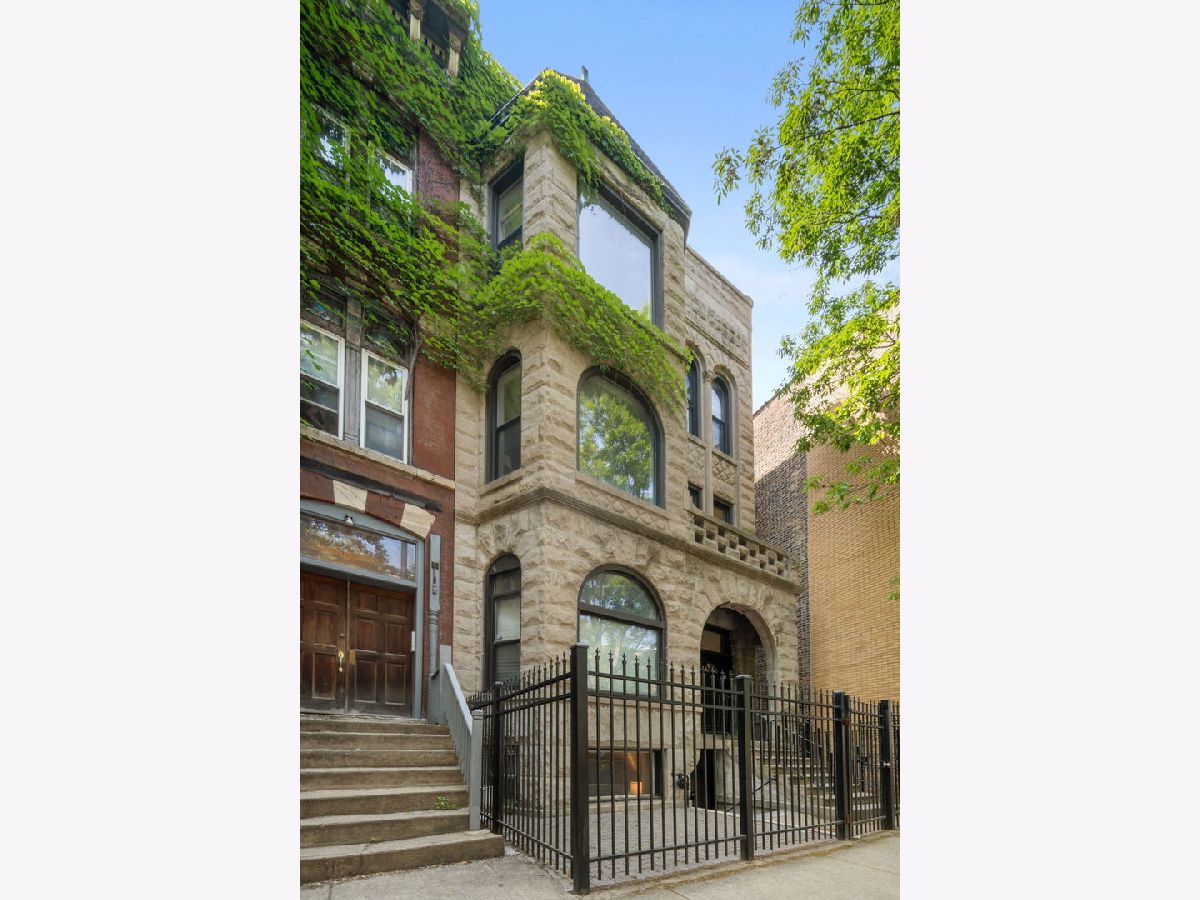 Townhomes & Condos & Homes Rented Sheffields Chicago Illinois, 2242 Halsted