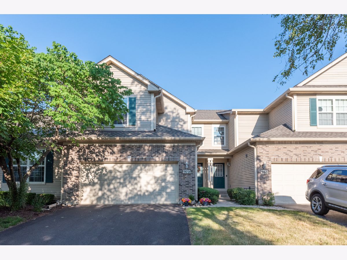 Townhomes & Homes Sold Oak Ridge Elgin Illinois, 970 Oak Ridge