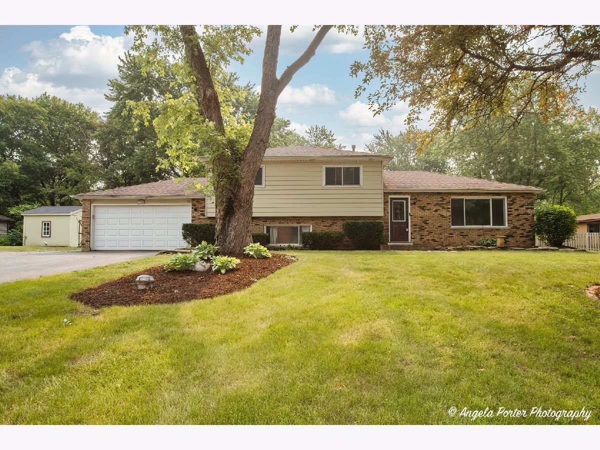 Homes Sold Edgewood Acres Crystal Lake Illinois, 2904 Pony