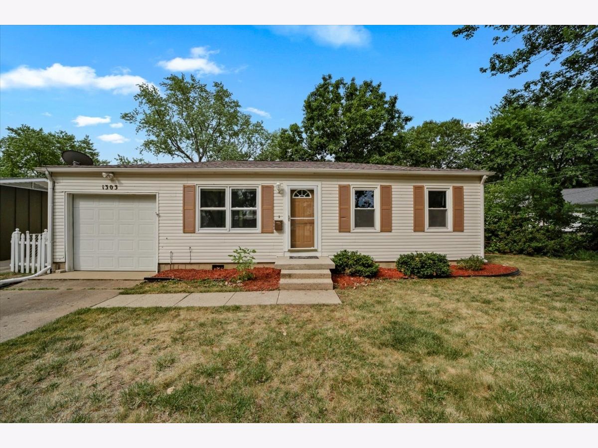 Homes Sold Amvets Homestead Urbana Illinois, 1303 Eastern