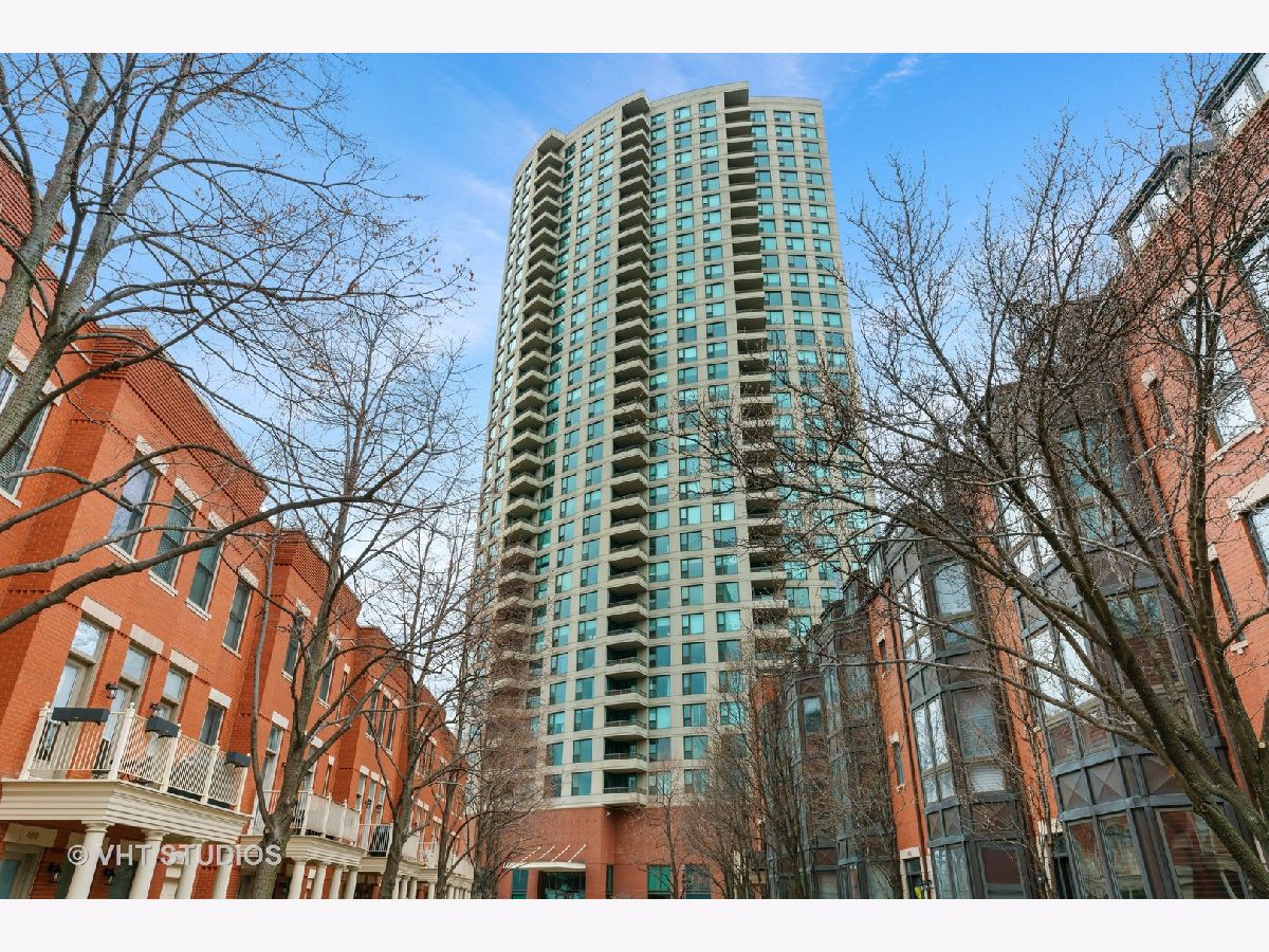 Condominiums Rented Kinzie Park Tower Chicago Illinois, 501 Clinton