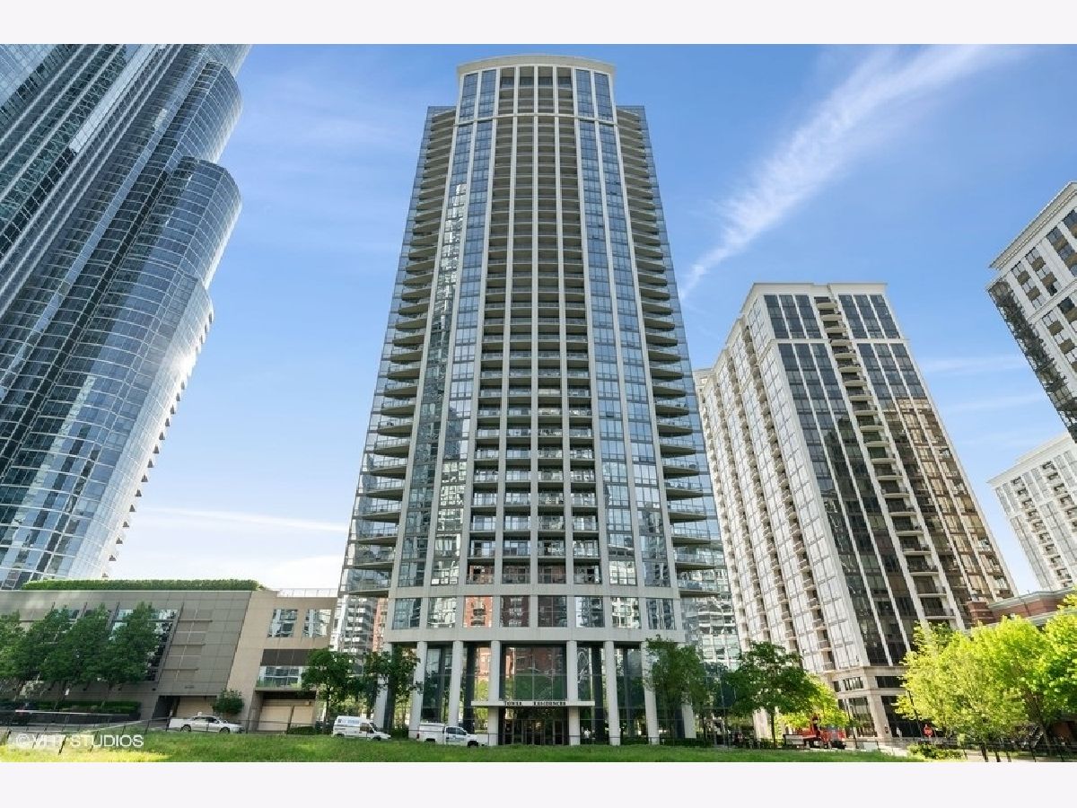 Condominiums Sold Museum Park Tower Iv Chicago Illinois, 1235 Prairie