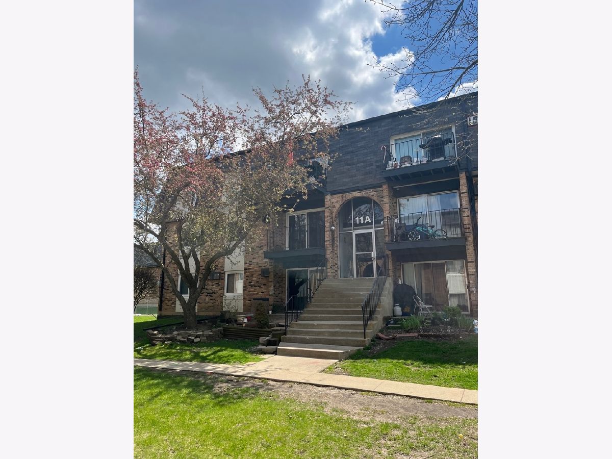 Condominiums Sold Windhaven Palatine Illinois, 11 Dundee Quarter