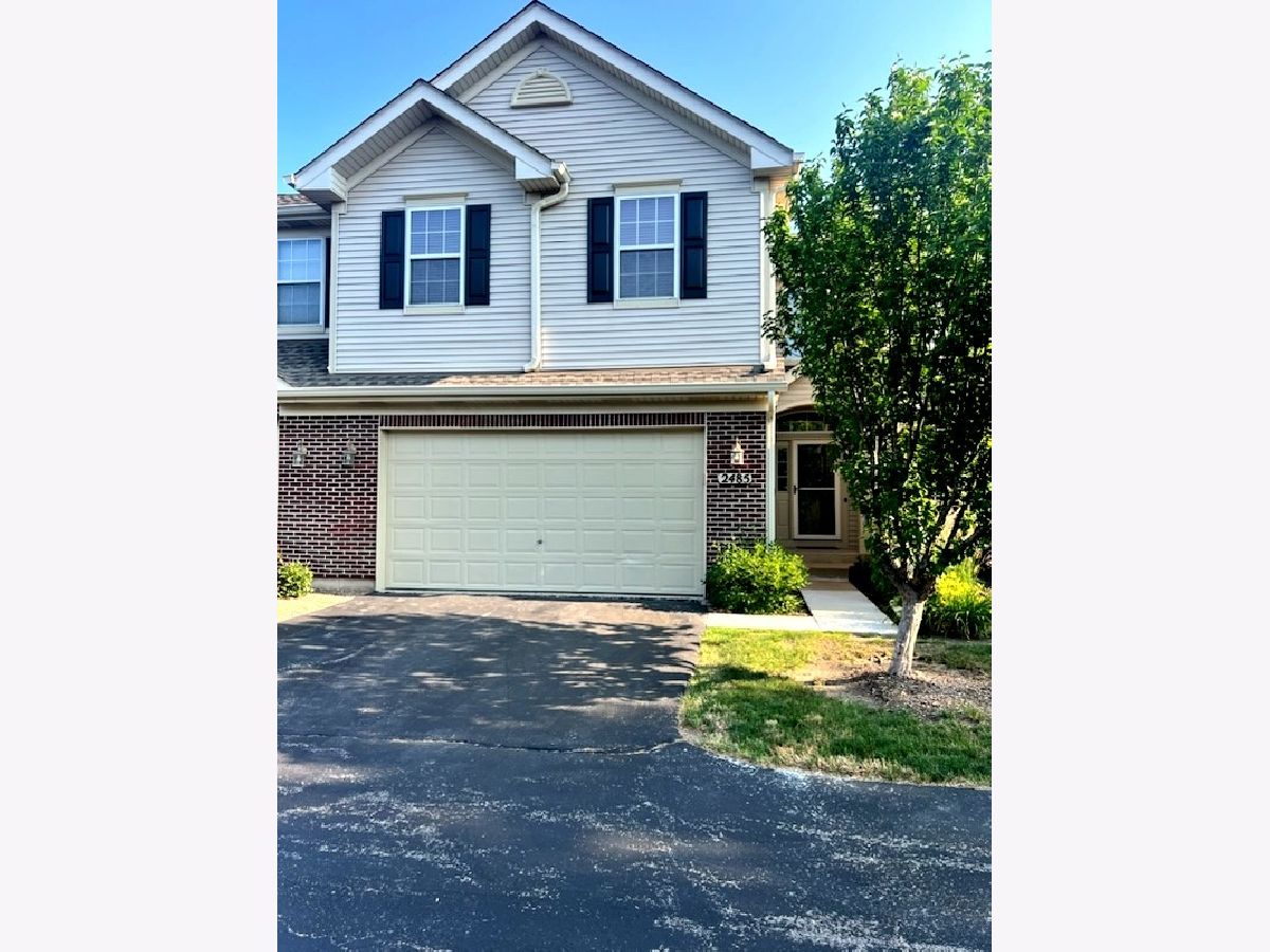 Townhomes & Homes Sold Willoughby South Algonquin Illinois, 2485 Stonegate