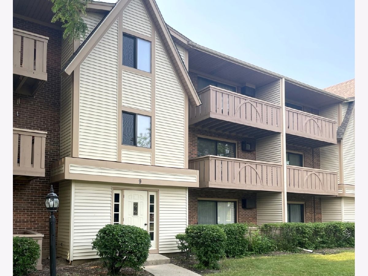 Condominiums Rented Century Park Vernon Hills Illinois, 9 Parkside