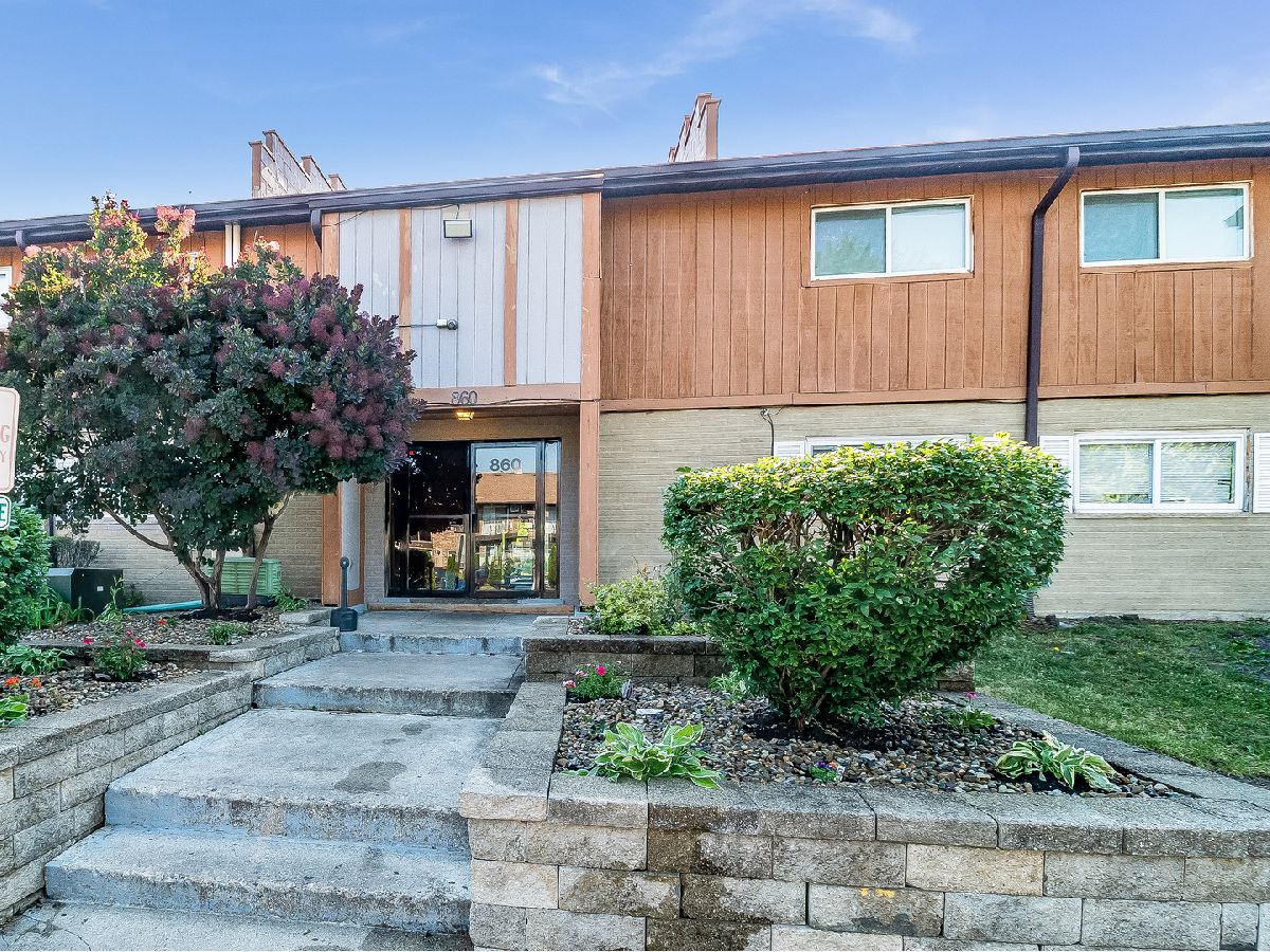 Condominiums Rented Old Willow Falls Prospect Heights Illinois, 860 Old Willow