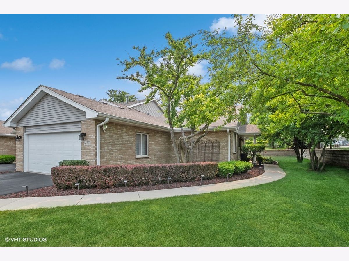 Townhomes Sold Brighton Court Orland Park Illinois, 14200 Brighton