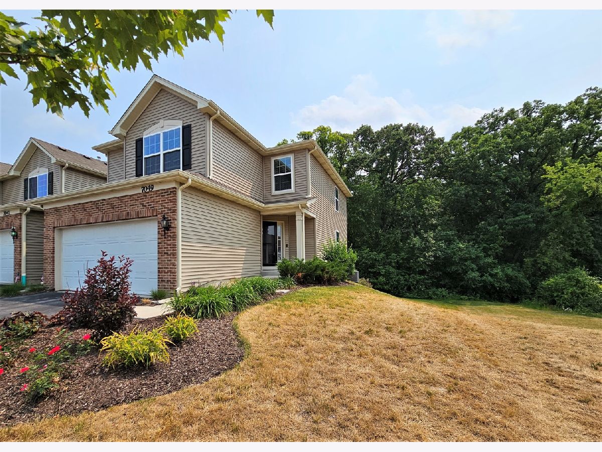 Townhomes Sold Country Club Hills Fox Lake Illinois, 7049 Hidden Green