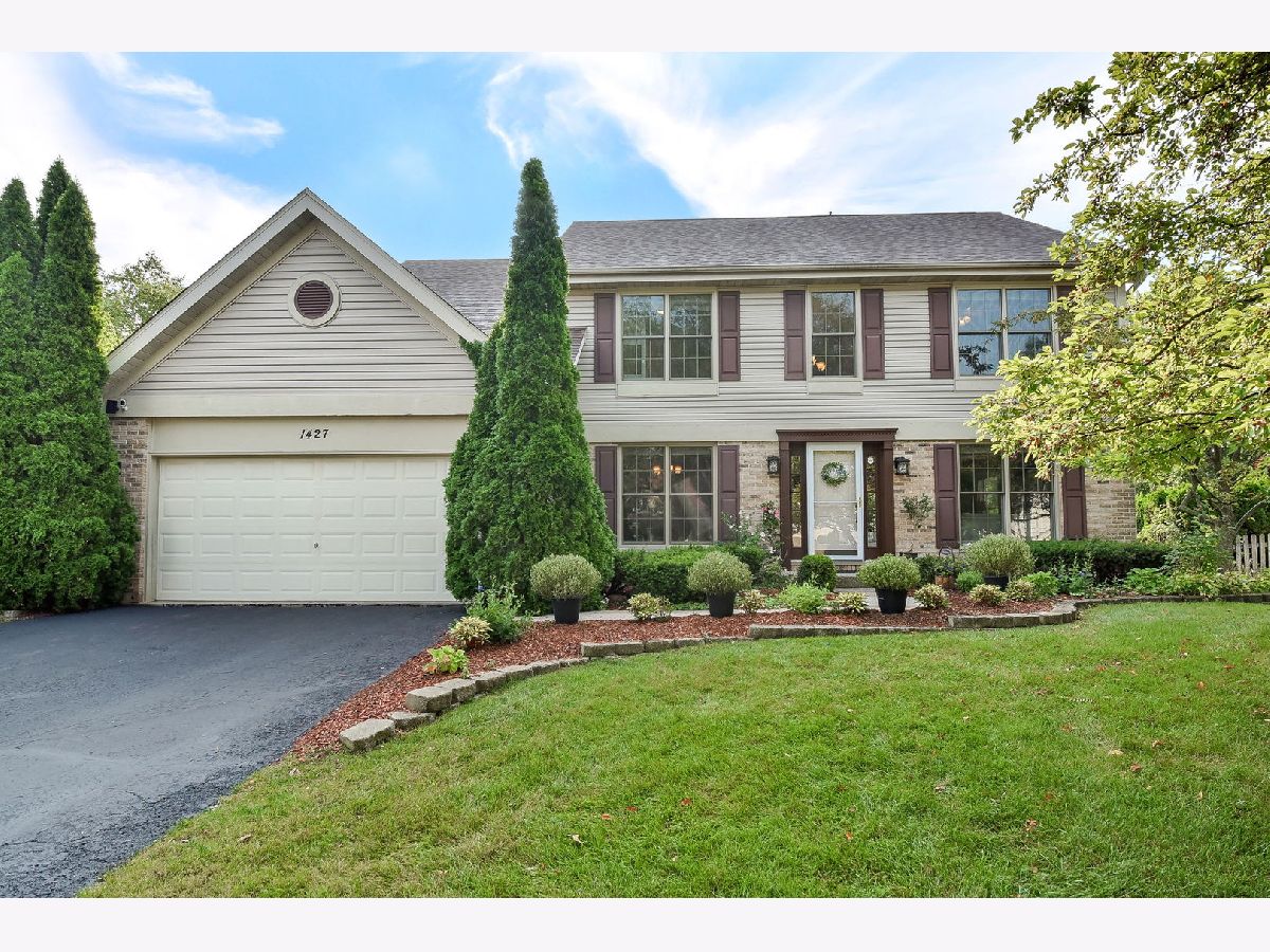 Homes & Townhomes & Condos Rented Woodland Hills Bartlett Illinois, 1427 Steeplechase