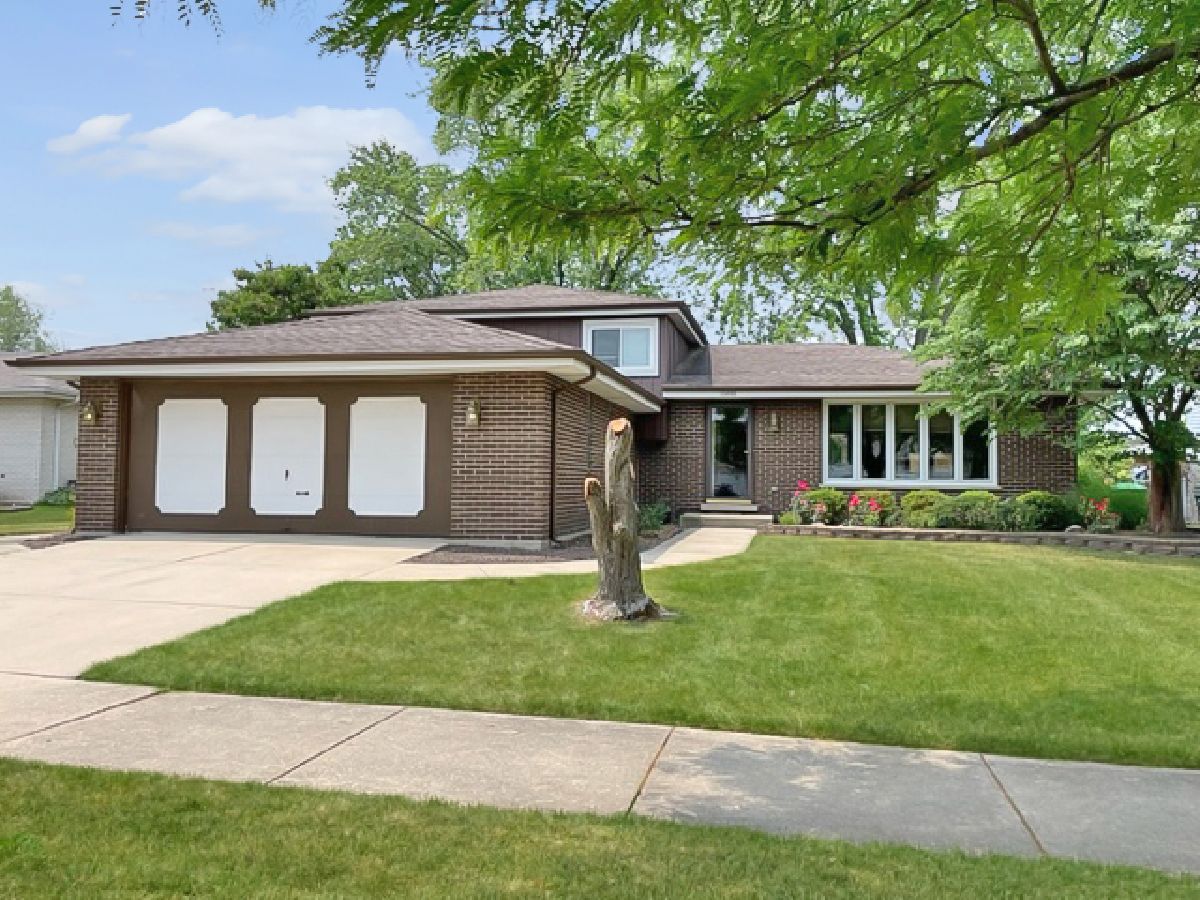 Homes & Townhomes & Condos Rented Cherry Hill Farms Tinley Park Illinois, 16448 84th