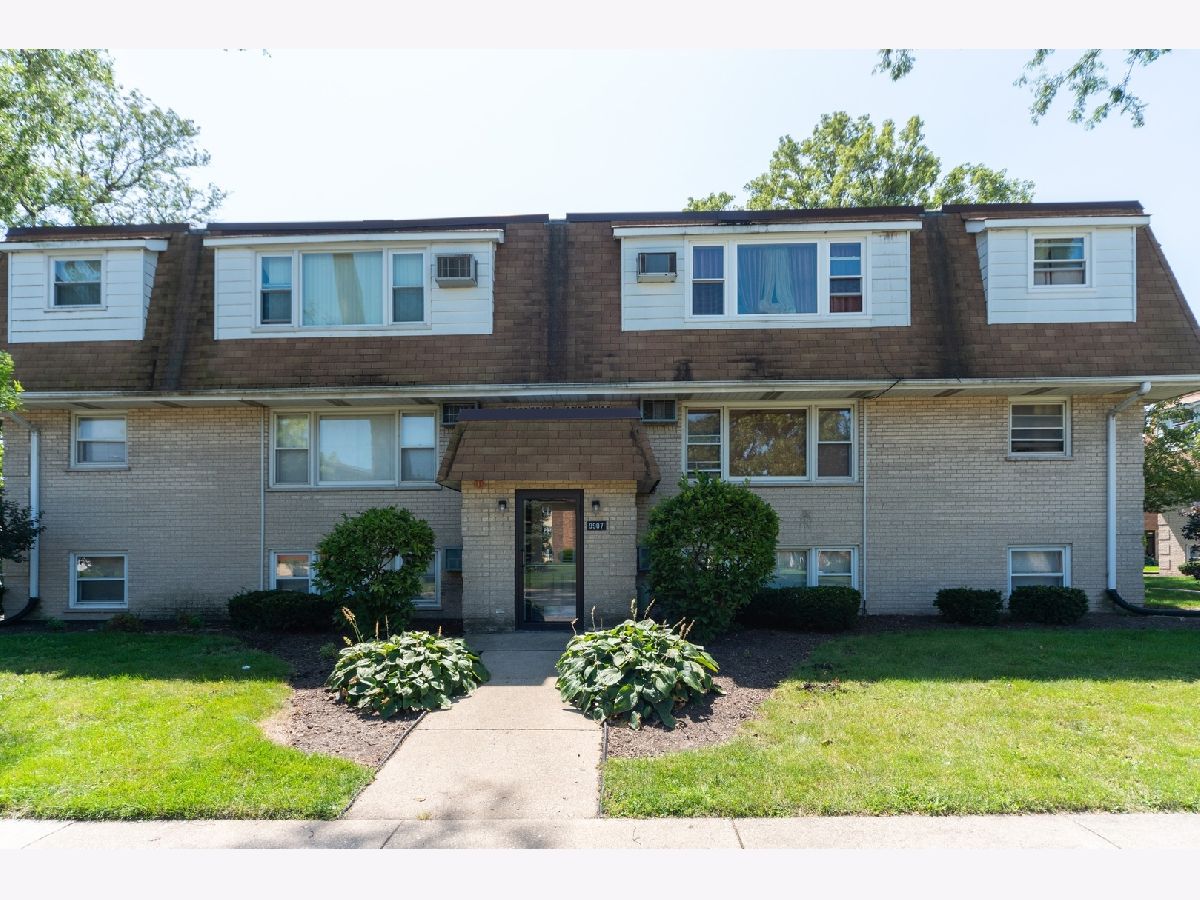 Condominiums Rented Countryside Condos Countryside Illinois, 9907 58th