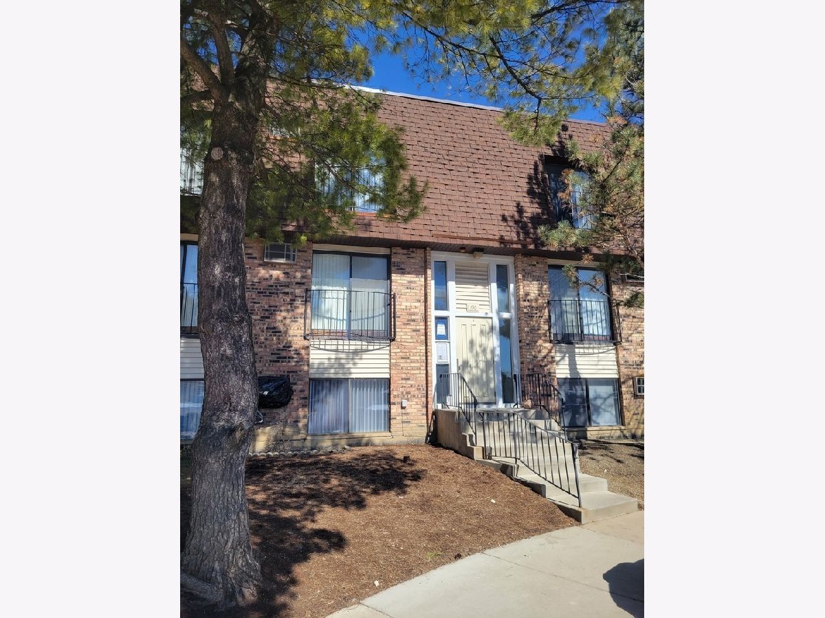 Condominiums Rented Watersedge Glendale Heights Illinois, 190 Waters Edge