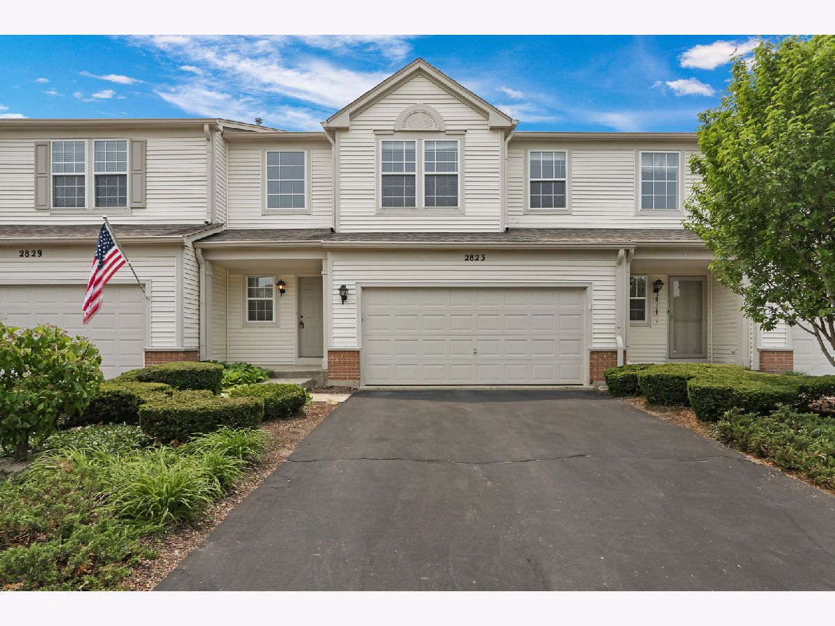 Townhomes & Homes Sold Country Club Village Aurora Illinois, 2823 Peachtree