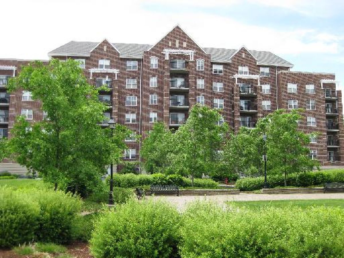 Condos & Townhomes Rented The Groves Of Palatine Palatine Illinois, 470 Mahogany