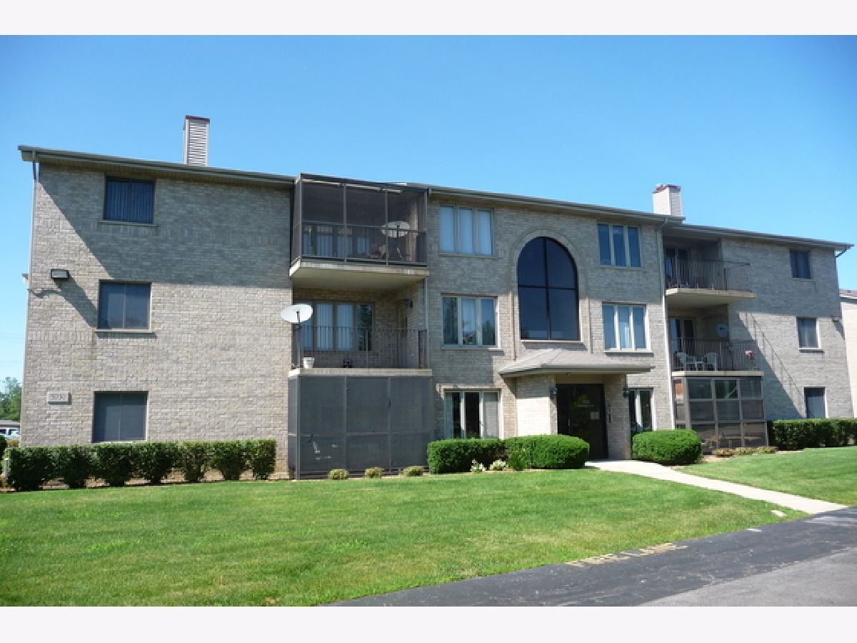 Condominiums & Homes Sold Crestwood Highlands Crestwood Illinois, 5030 Midlothian Tpk