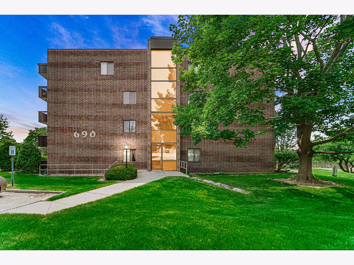 690 Chandler Road, Gurnee, Illinois 60031 MLS 11811100 WinterCohen