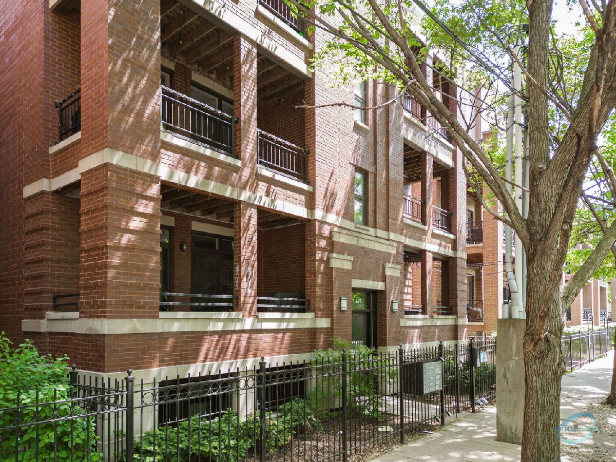 Condominiums Rented Marquette Row Chicago Illinois, 675 Peoria