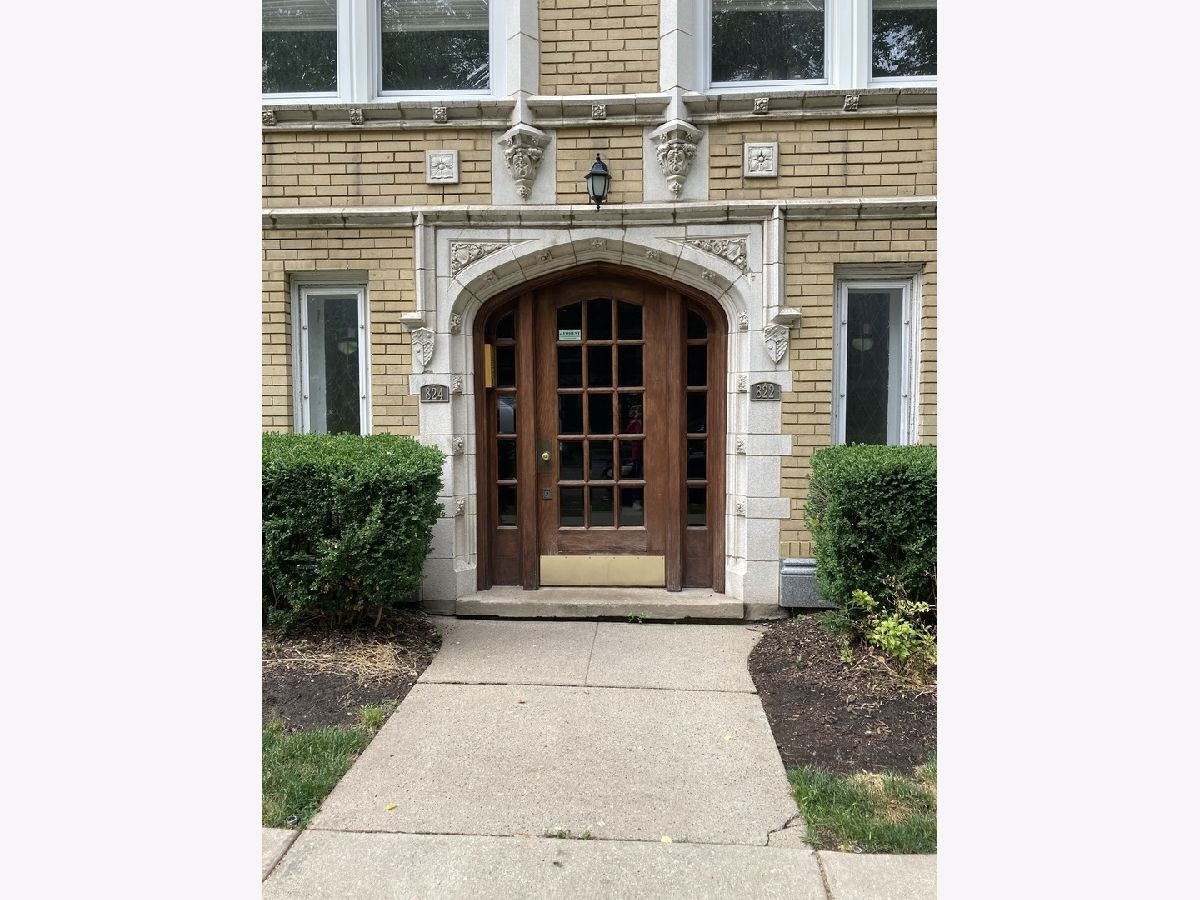 Condominiums Rented The Jordan Oak Park Illinois, 822 Washington