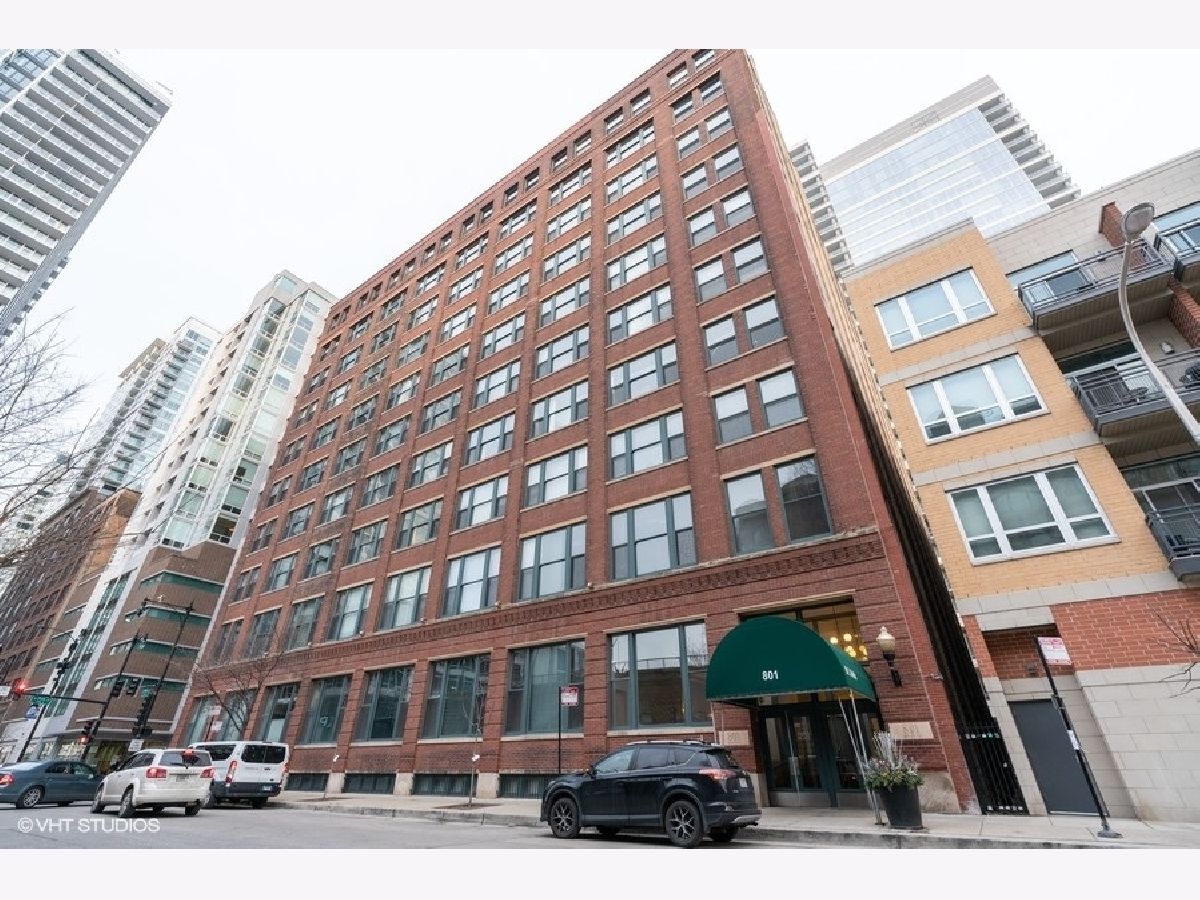 Condominiums Sold Paper Place Lofts Chicago Illinois, 801 Wells