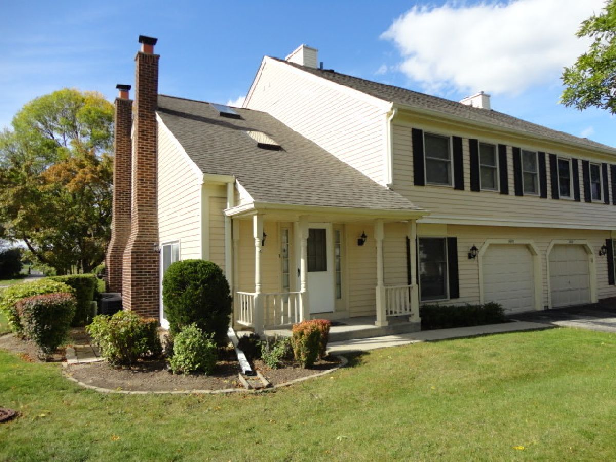 Townhomes & Condos Rented College Hill Schaumburg Illinois, 2622 College Hill