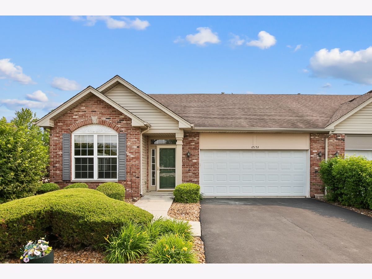 Lago Vista Lockport IL, Homes & Townhomes & Condos For Sale & For Rent