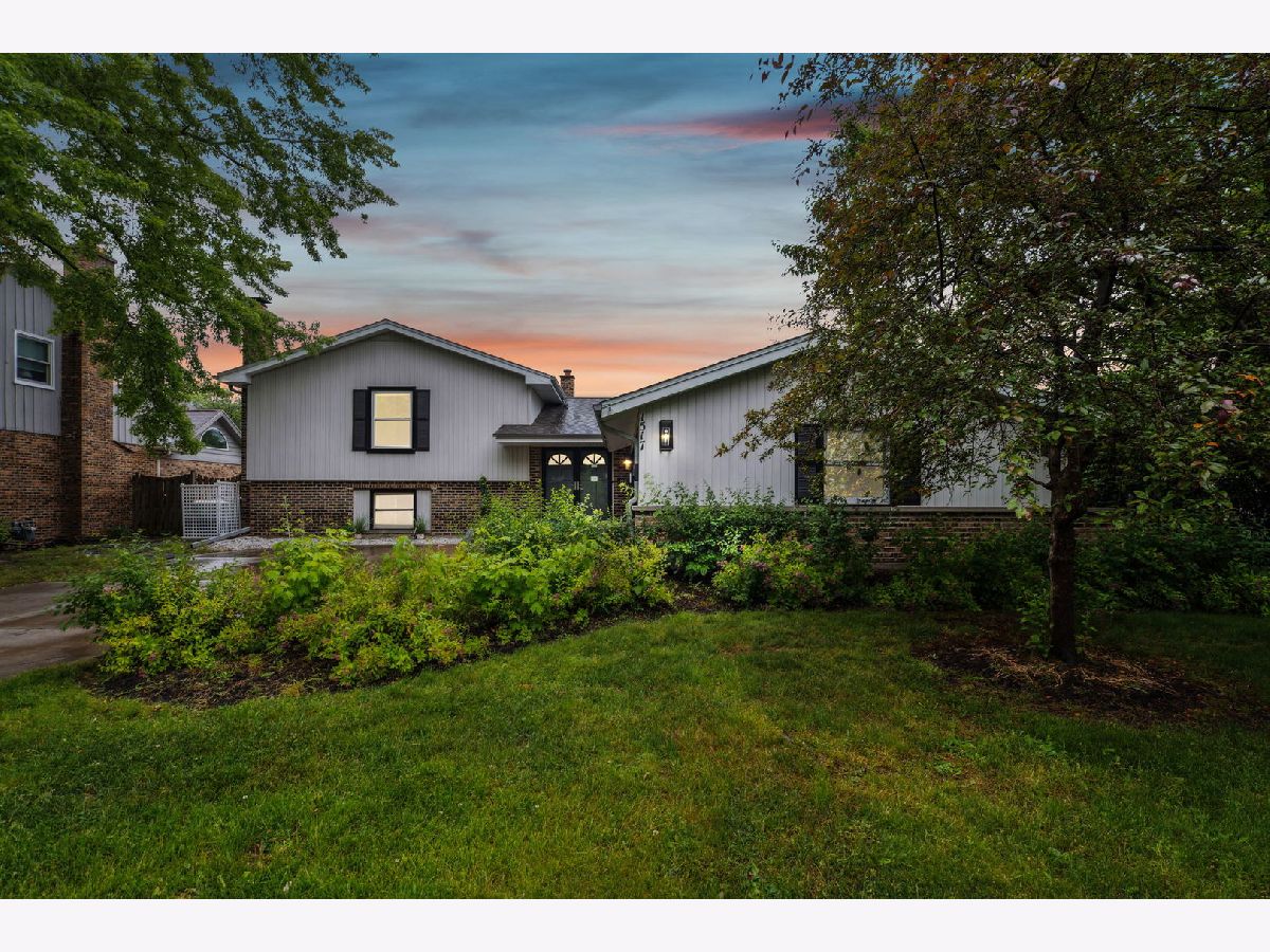 Homes Sold Ivy Hill East Arlington Heights Illinois, 1517 Peachtree