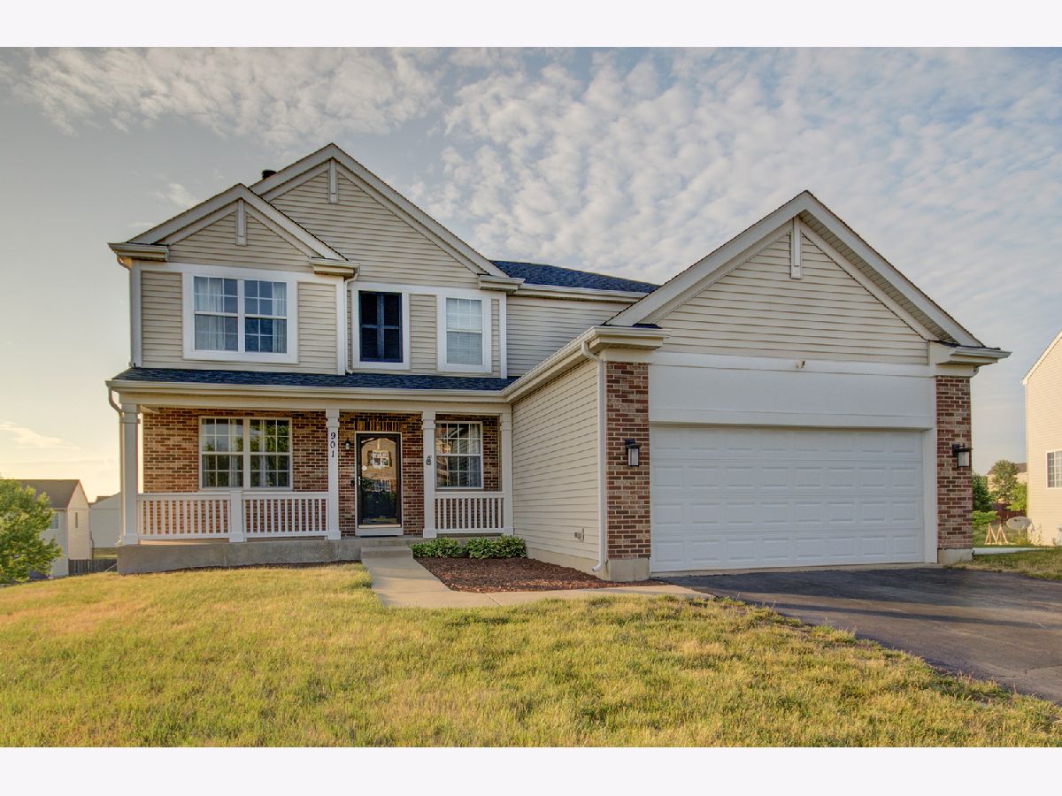 Townhomes & Homes Sold Summerfield Minooka Illinois, 901 Briarcliff