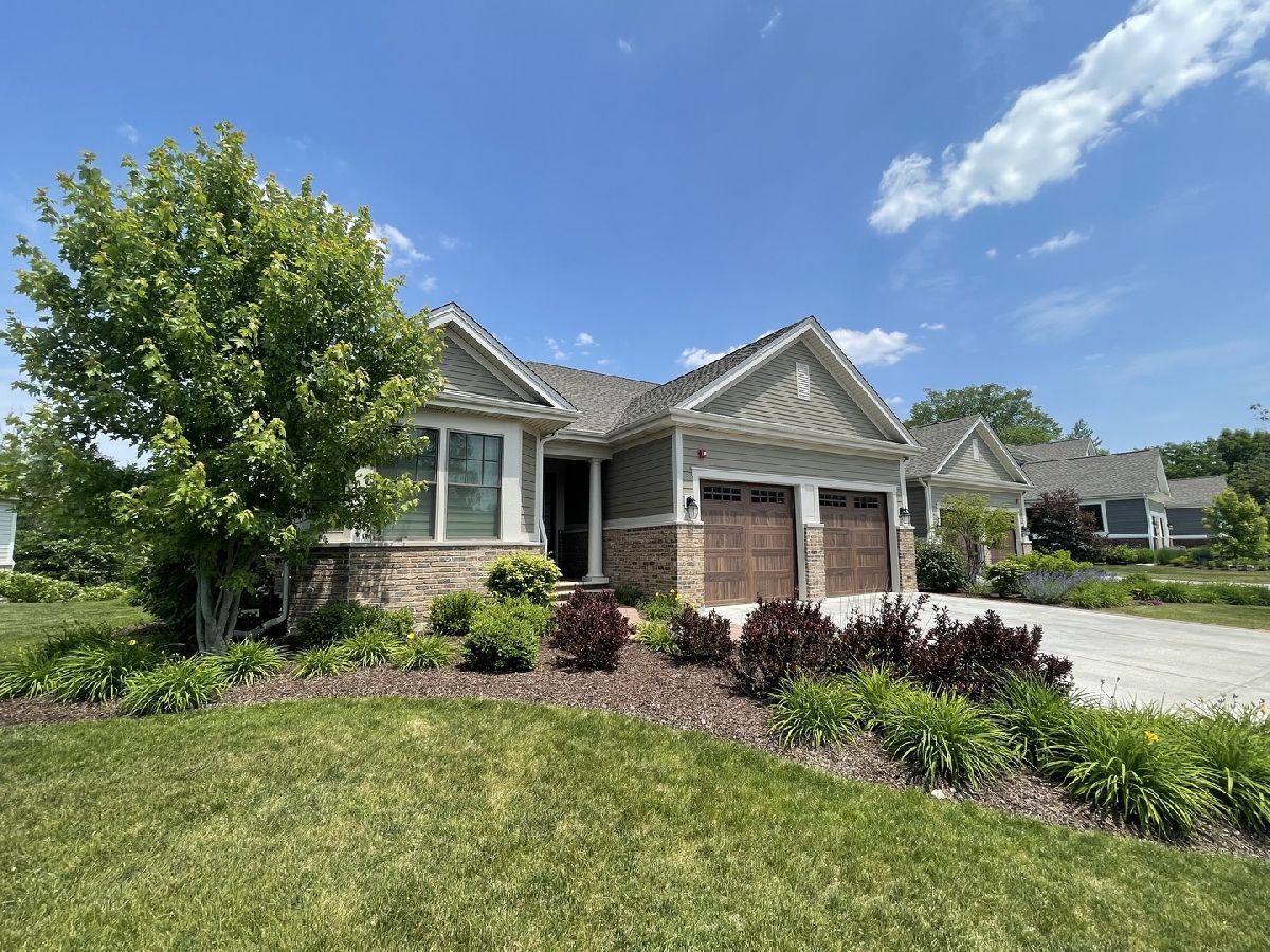 Townhomes Sold Willow Lake Lake Forest Illinois, 1695 Elderberry