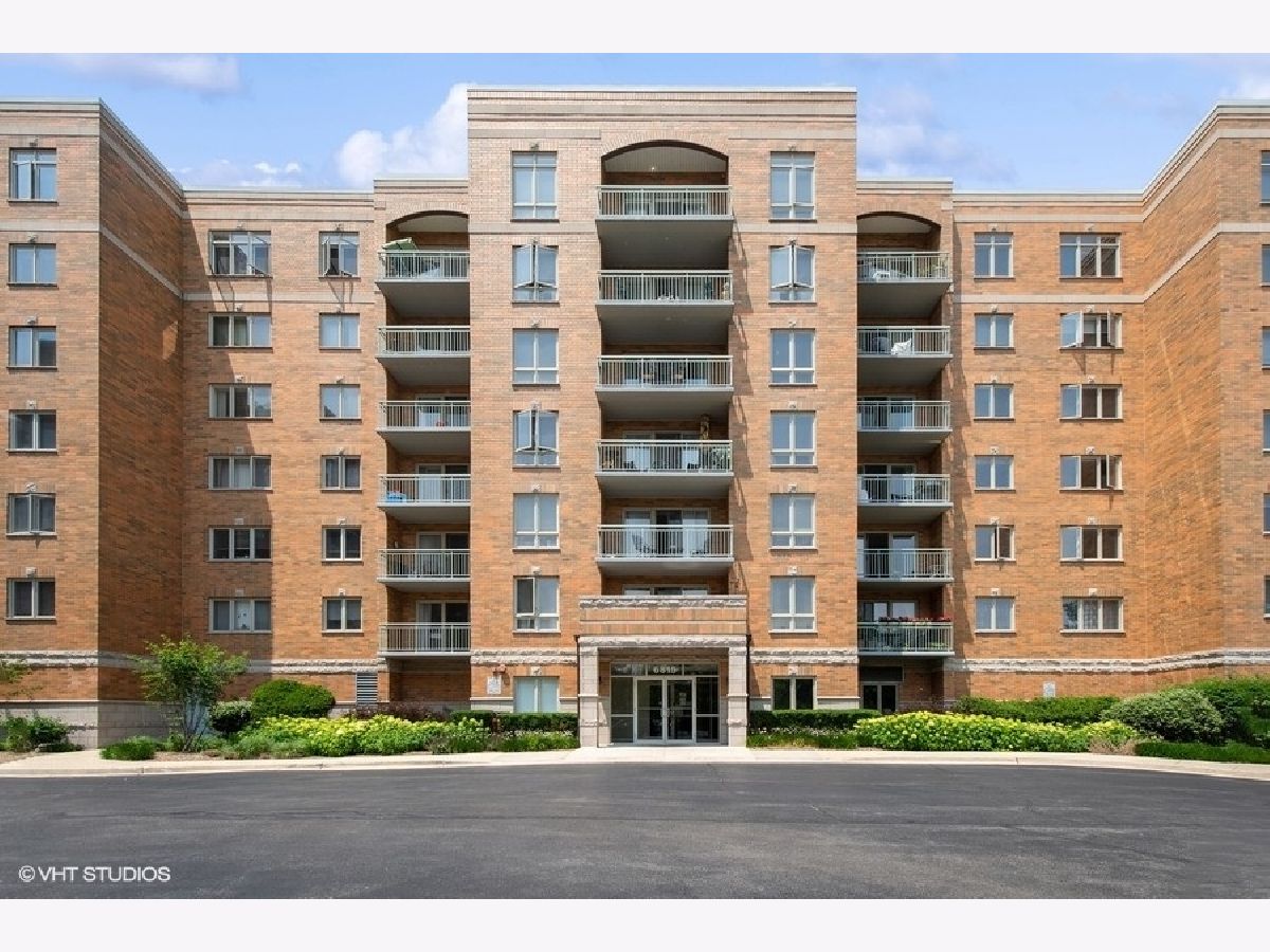 Condominiums Sold Eagle Point Niles Illinois, 6815 Milwaukee