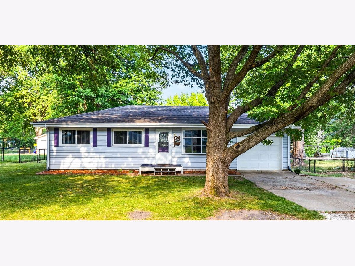 Homes & Condos & Townhomes Sold Colonial Meadows Bloomington Illinois, 418 Standish