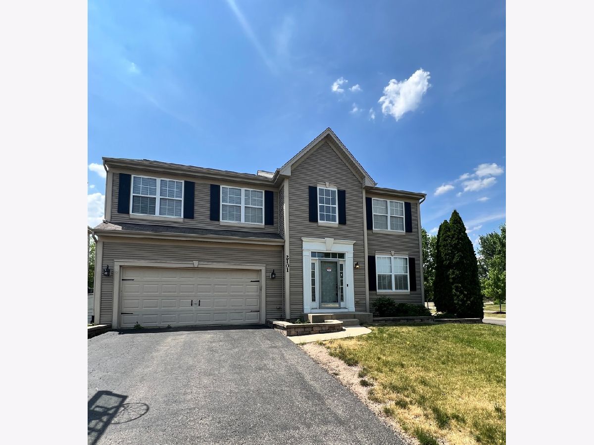 Homes Rented Orchard Prairie North Montgomery Illinois, 2101 Emma