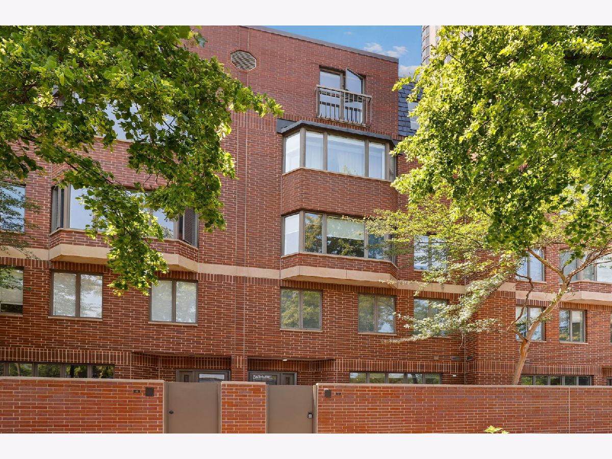 Townhomes Sold Eugenie Terrace Chicago Illinois, 1720 La Salle