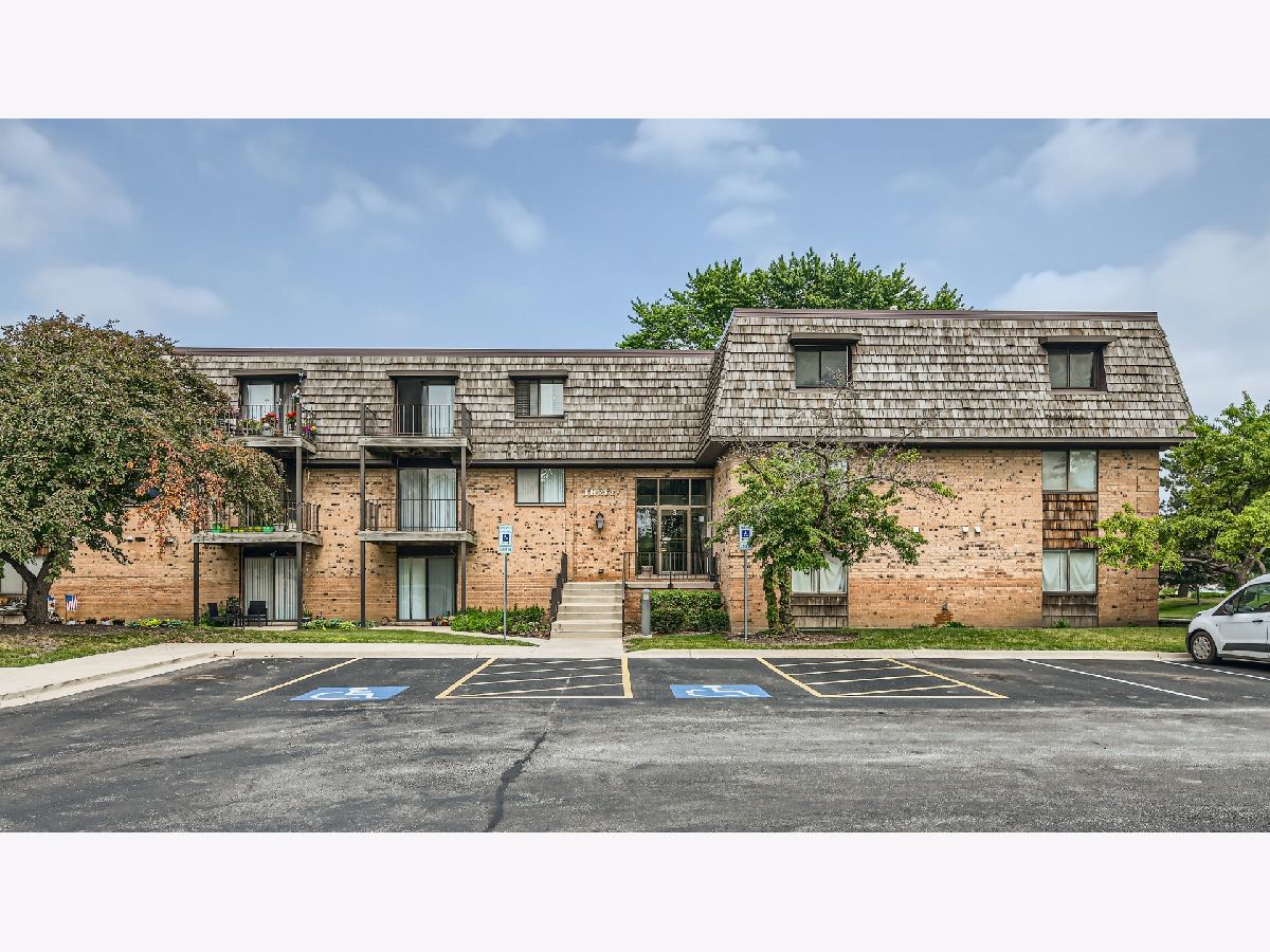 Condominiums Sold Arbors Buffalo Grove Illinois, 3 Oak Creek