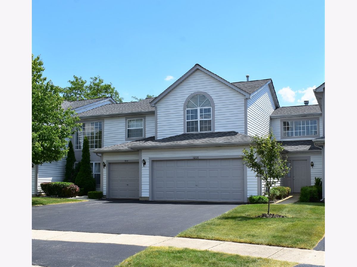 Homes & Townhomes Rented Country Place Bartlett Illinois, 1239 Dunamon