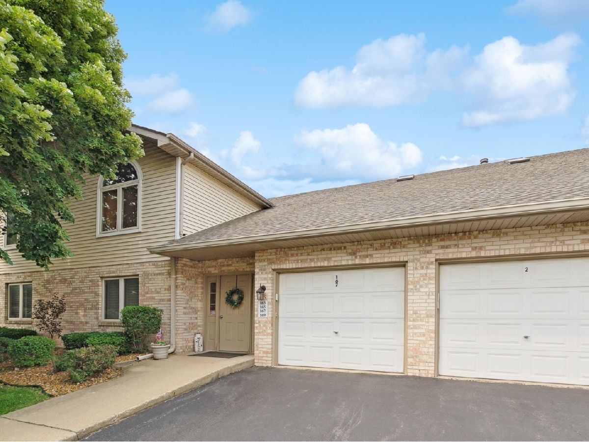 Condominiums Sold Golfview Estates Joliet Illinois, 169 Barbara Jean