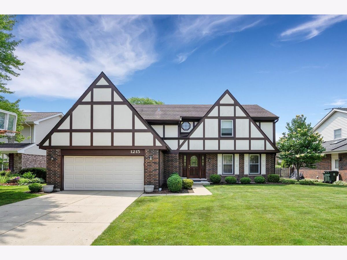 Homes & Condos & Townhomes Sold Arlington Court Arlington Heights Illinois, 1215 Vargo