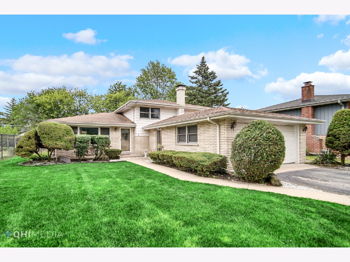 Homes Sold Oakwood Hills Palos Hills Illinois, 10337 Terry