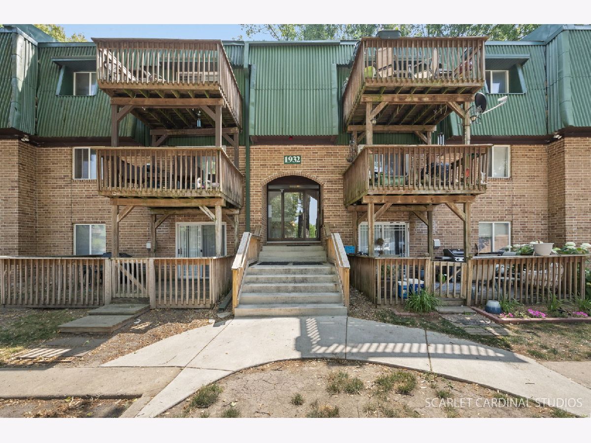 Condominiums Sold Walden Woods Aurora Illinois, 1932 Tall Oaks